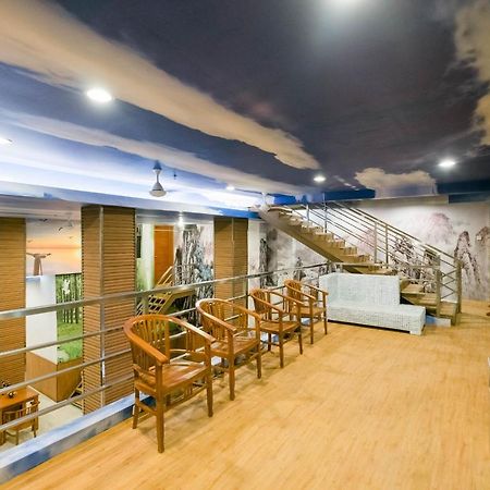 Caroline Hostel Canggu Eksteriør billede