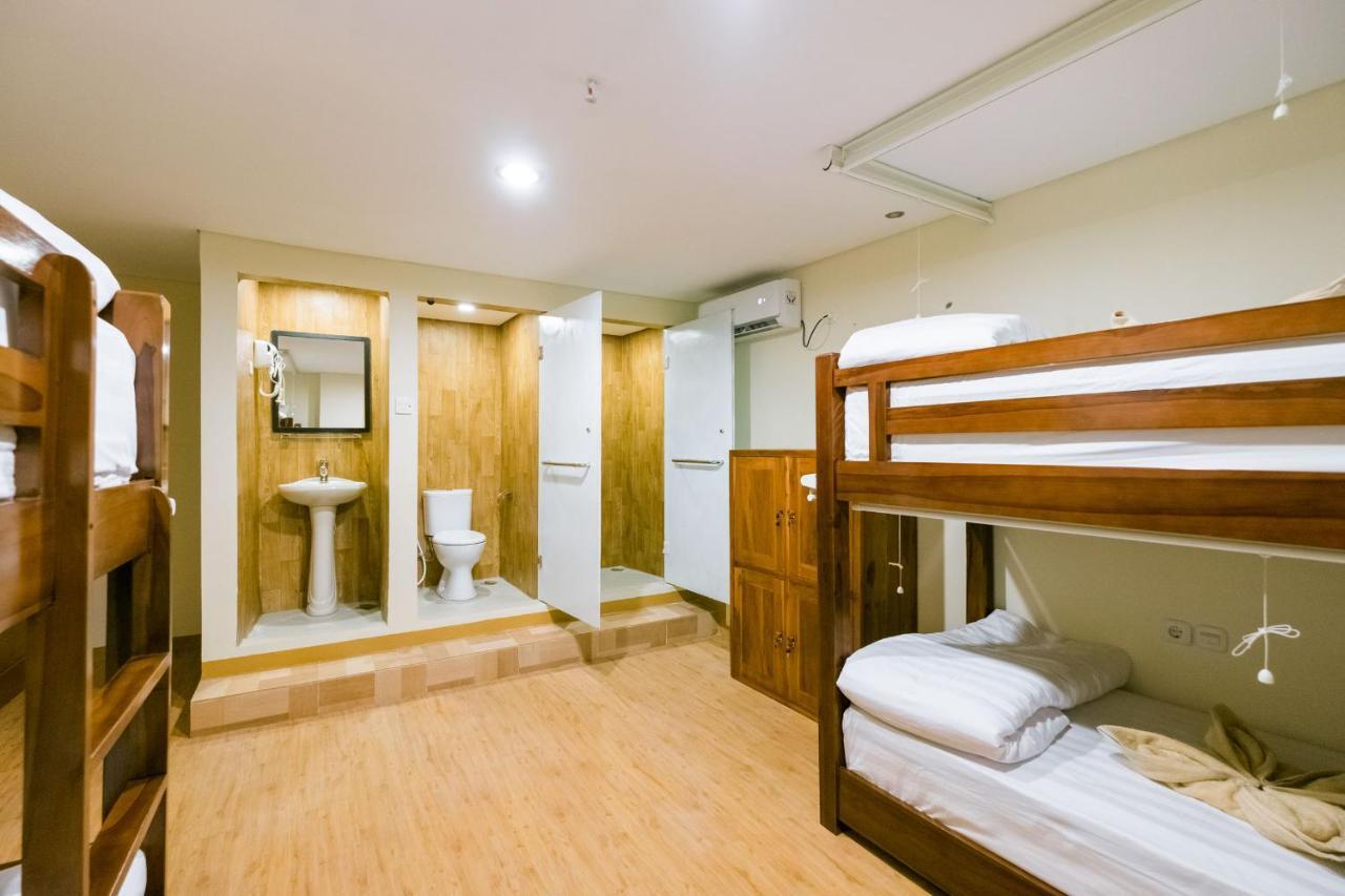 Caroline Hostel Canggu Eksteriør billede
